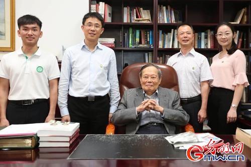 williamhill英国中文官网开设国内首个“杨振宁创新班” NEM1_20180523_C0222825606_A1595106